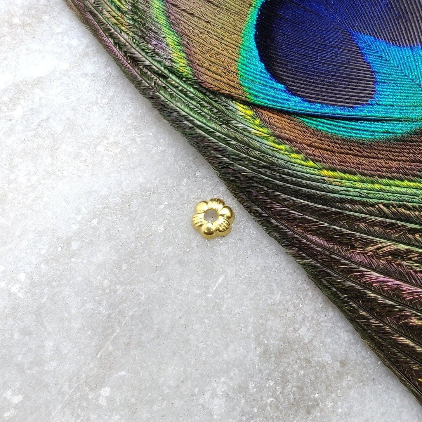 18K Solid Gold Daisy Bead Cap – Lightweight & Stylish