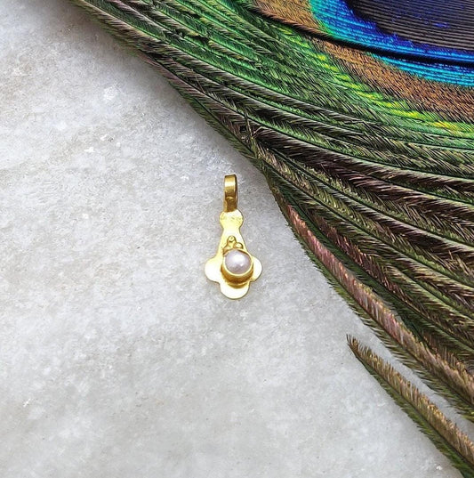 18k Solid Yellow Gold White Stone Studded Charm 11mm - Sar Gems