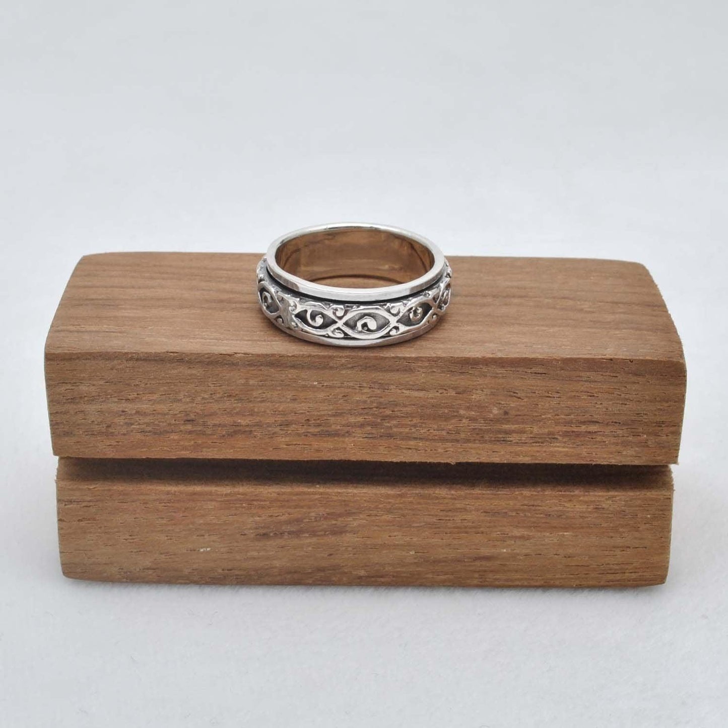 925 Silver Spinner Meditation Thumb Ring Size 9 - SAR Gems