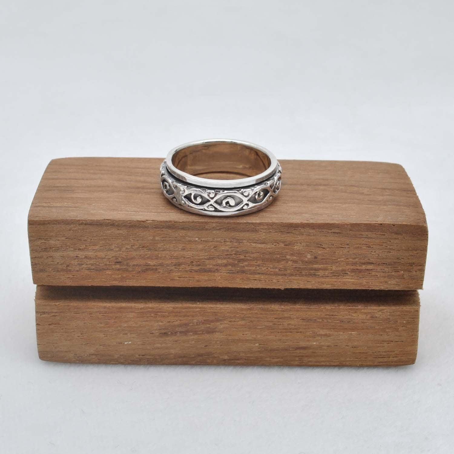 925 Silver Spinner Meditation Thumb Ring Size 9 - SAR Gems