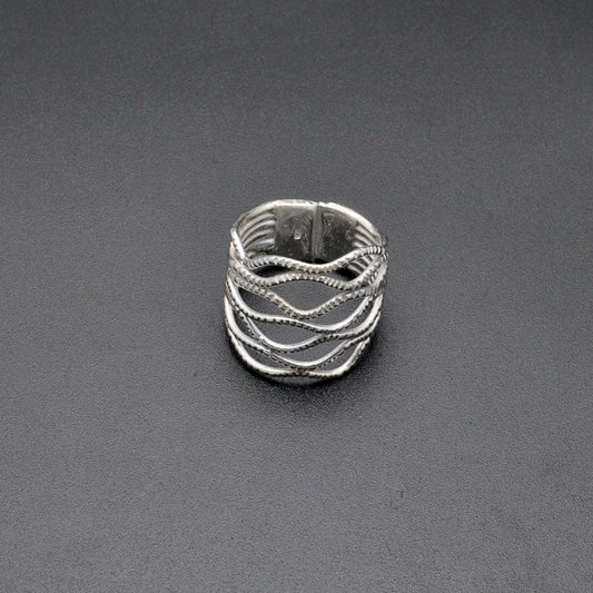 Designer Wiggle silver ring size 9 - SAR Gems