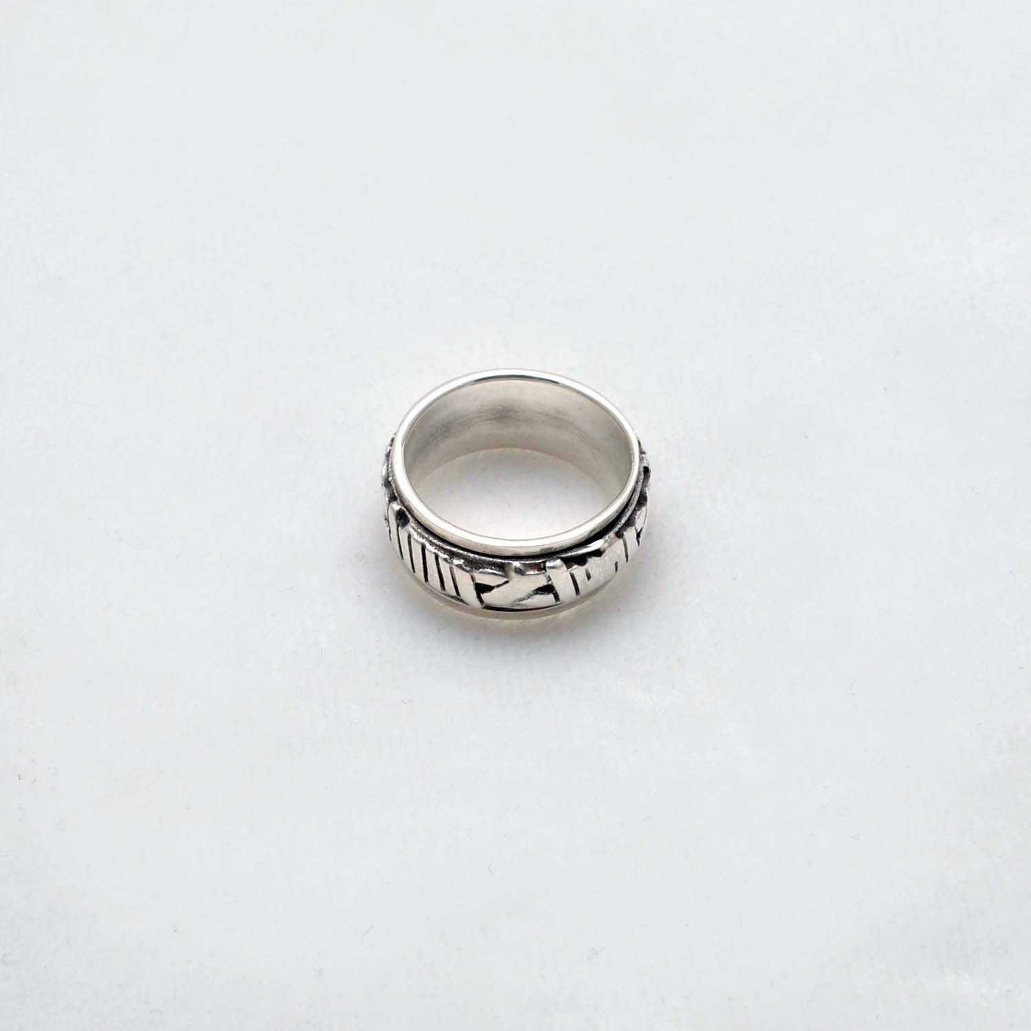 Spinner Roman numeral ring Size 8 - SAR Gems