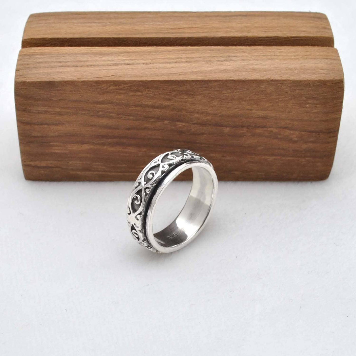 925 Silver Spinner Meditation Thumb Ring Size 9 - SAR Gems