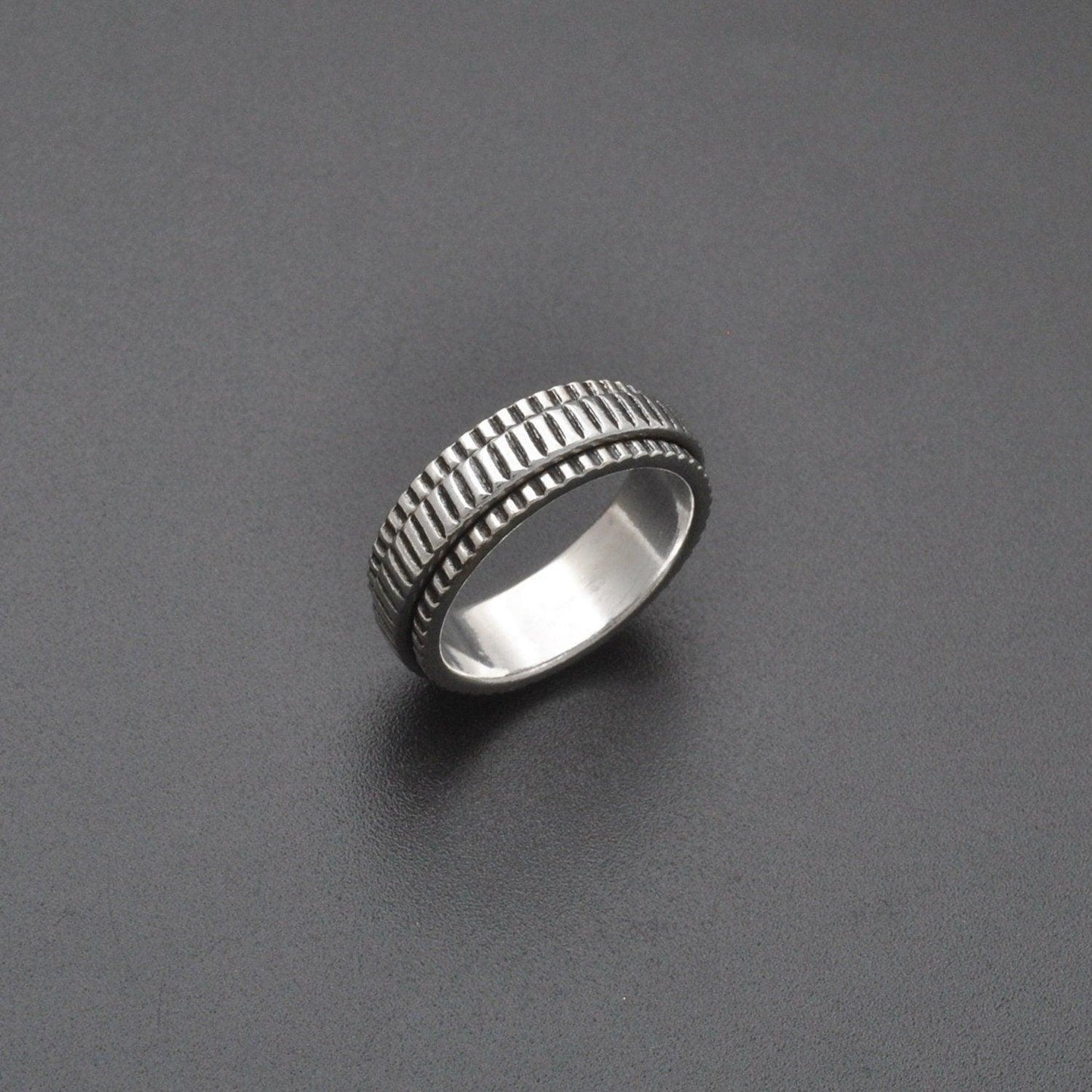 Tibetan Silver Spinner Ring Size 6 - SAR Gems