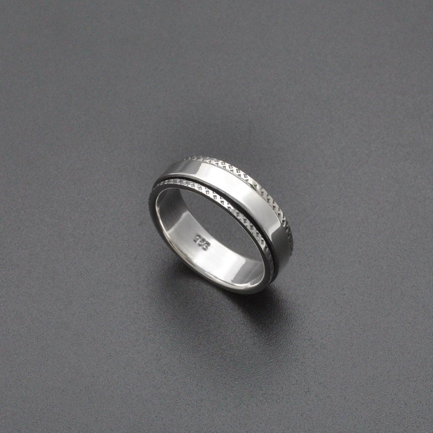 925 Sterling Silver Spin Meditation Ring Size 8 - SAR Gems