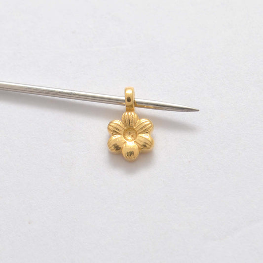 Handmade 18k Yellow Gold Flower Charm Pendant - view 3