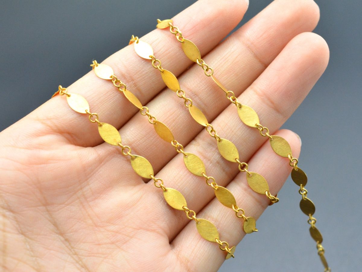 18k Solid Gold plain Chain in 8X4mm Size- SGGRC-035, Sold by 17 cm.