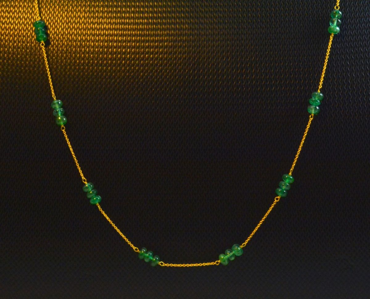 Ravishing  18k Solid Gold Necklace in  Natural Emerald Stone - 4 mm Size - SGGRC-063