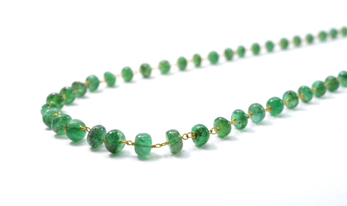 18k Solid Gold Necklace Studded With Emerald Stone, 4.50 -6.00 mm , SGGRC-103