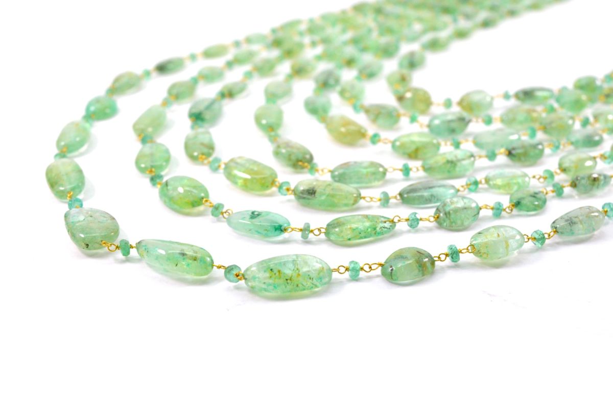 14k Solid Gold Necklace Studded With Emerald Stones , 12X10 - 15X10 MM, SGGRC-182