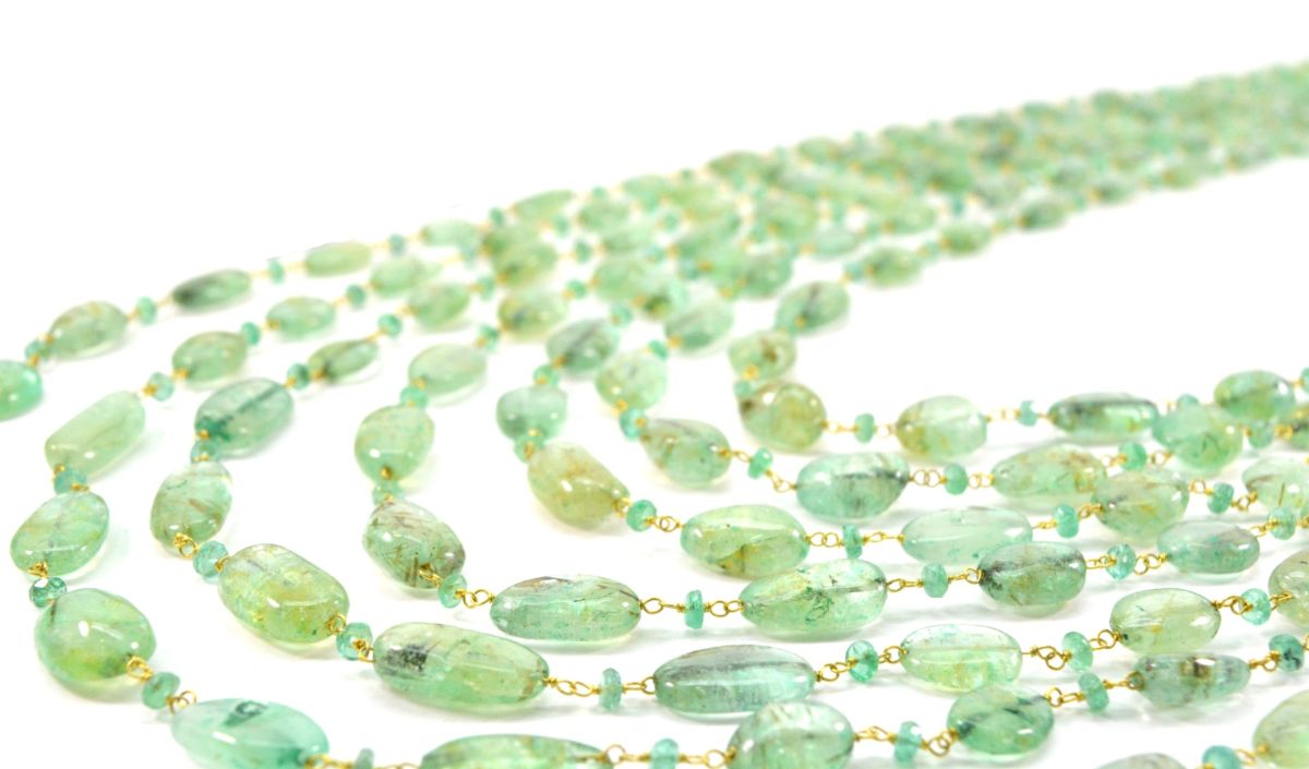 14k Solid Gold Necklace Studded With Emerald Stones , 12X10 - 15X10 MM, SGGRC-182