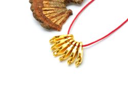 Beautiful 18k Solid Yellow Gold in Matt Finish Lobster Lock. 12X4mm Handmade and very Lightweight 18k Lobster Lock. Sold By 1 pcs